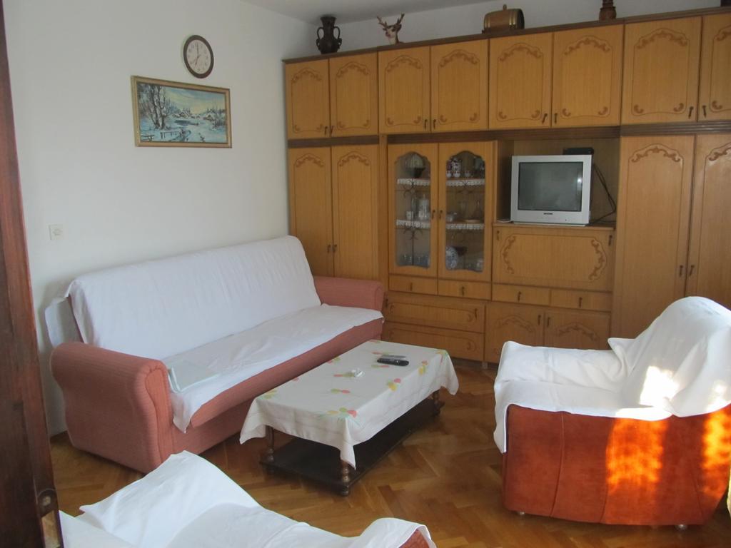 Apartment Razum Pula Exteriör bild
